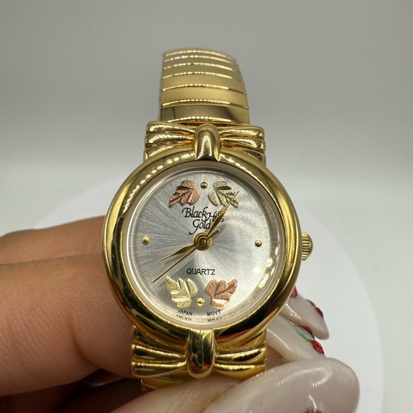 Vintage Black Hills Gold Women’s Quartz Watch – 12K Gold Leaves – Made in USA - Picture 1 of 8